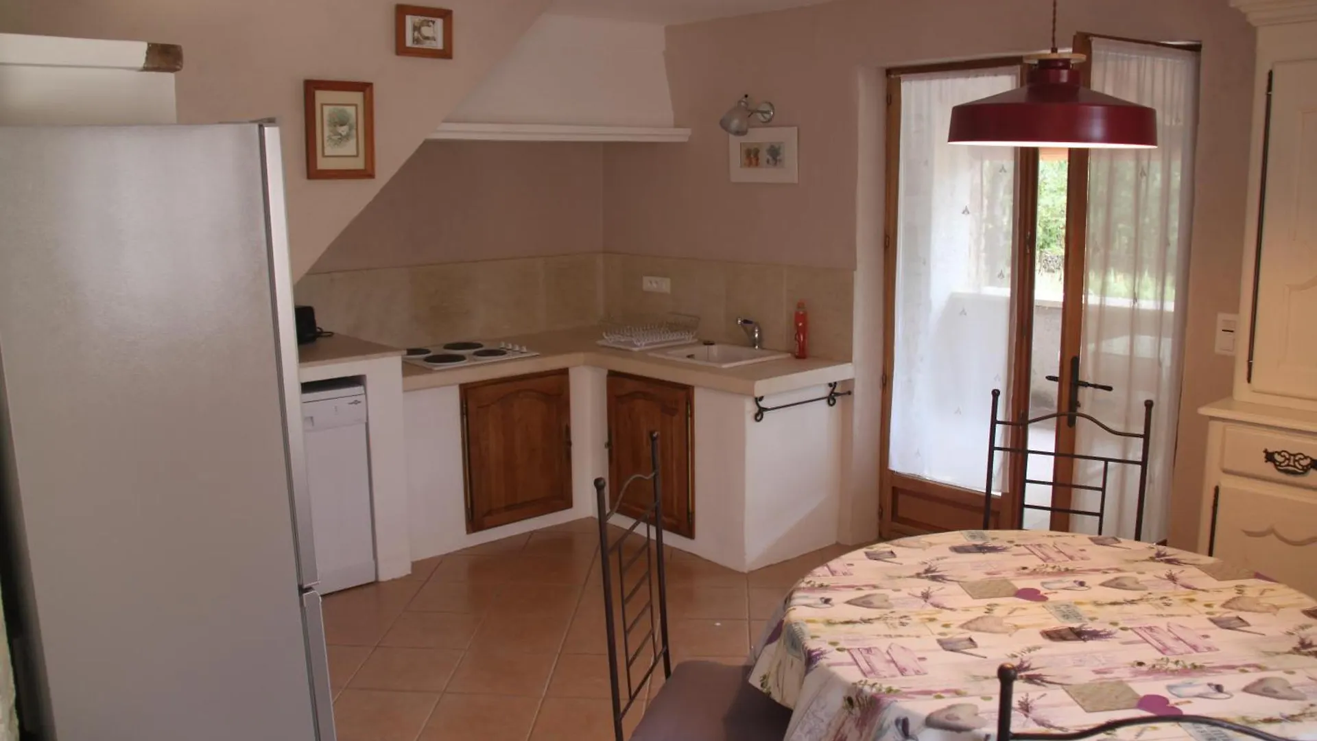 Holiday home Gite Pebre D'Ai Avec Piscine Partagee Gordes France